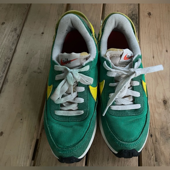 Nike Waffle Debut Vintage Stadium Green Opti Yellow DX2931-300 Women's Size 6 - Picture 2 of 10